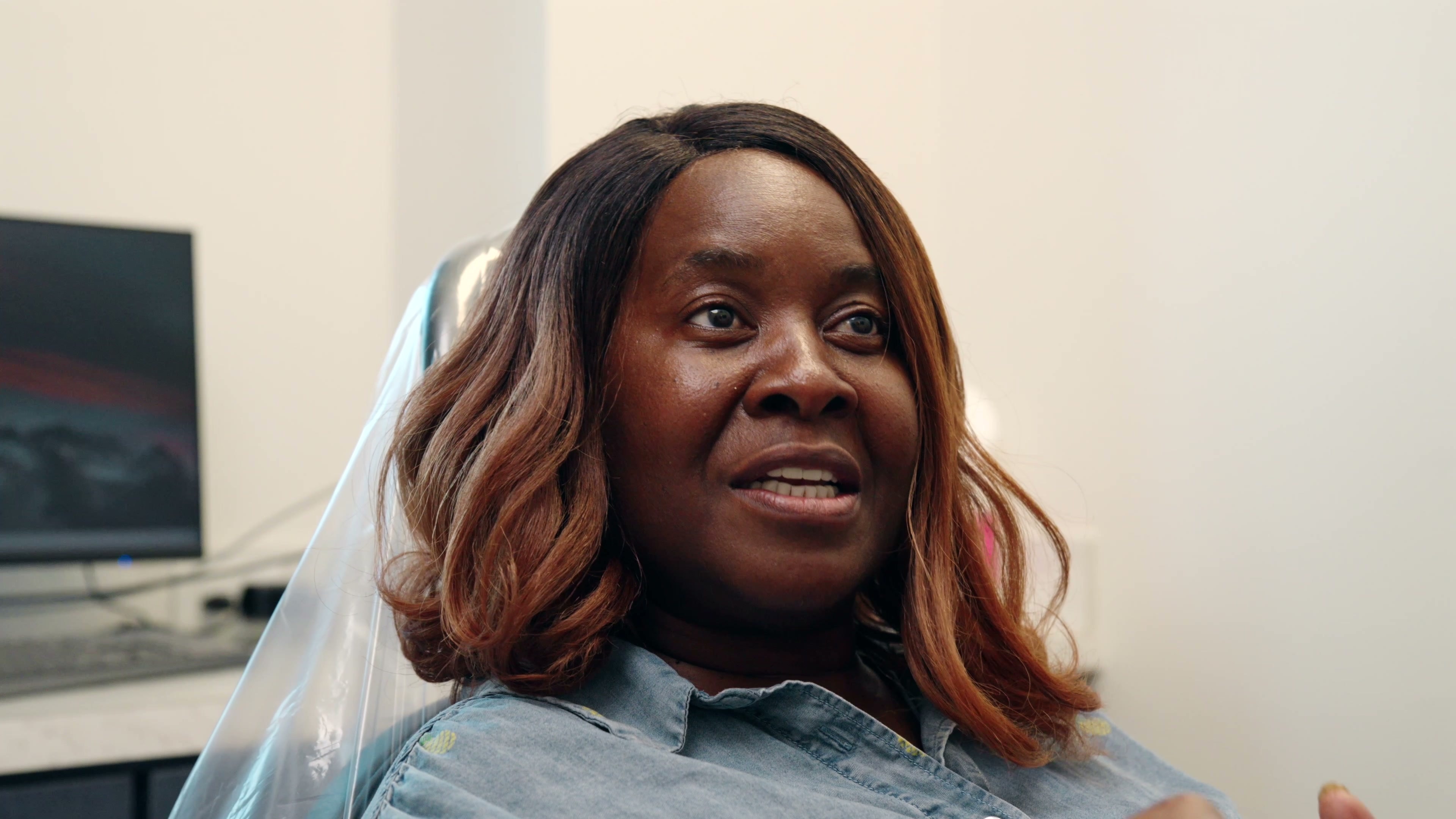 A FixDental patient talking about her treatment